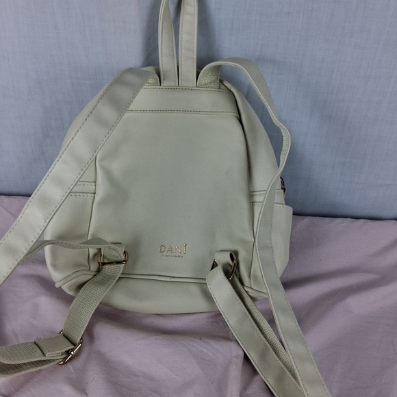 Danielle Nicole Star Wars Baby Yoda Mini Backpack & Matching Wallet - Picture 5 of 16